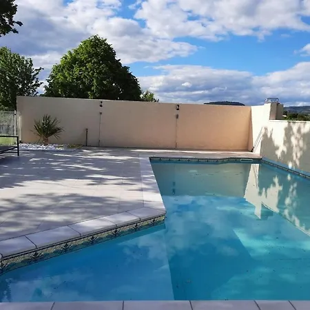 De La Chadeniere Holiday home