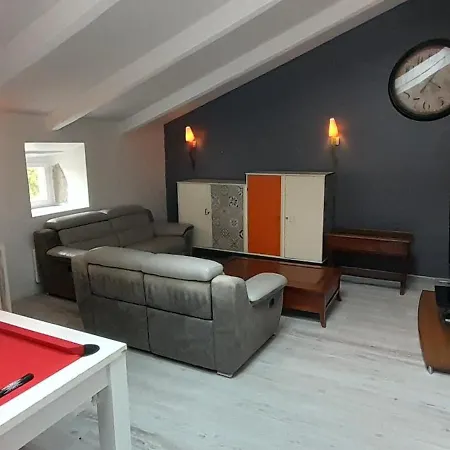 De La Chadeniere Holiday home *