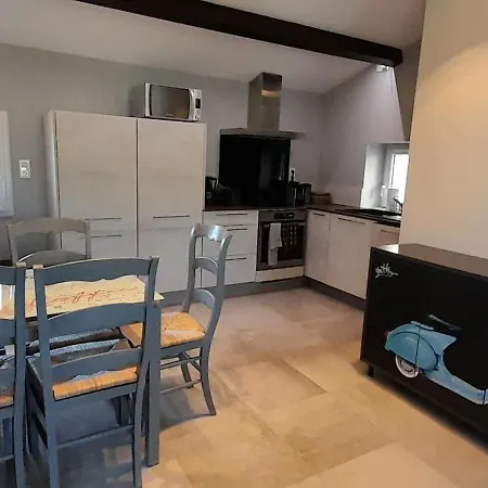 De La Chadeniere Holiday home *