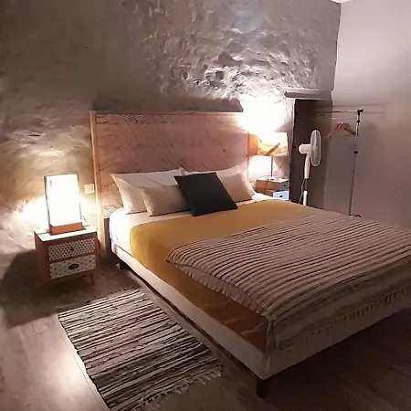 De La Chadeniere Holiday home